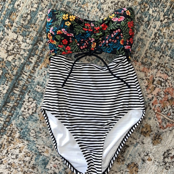 Bathing suit bundle/ lot - Picture 5 of 6